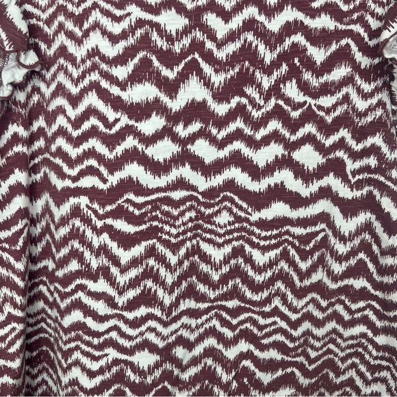 Maurices Women's Zigzag Patterned Top - Maroon and White / Size Medium - Picture 2 of 9